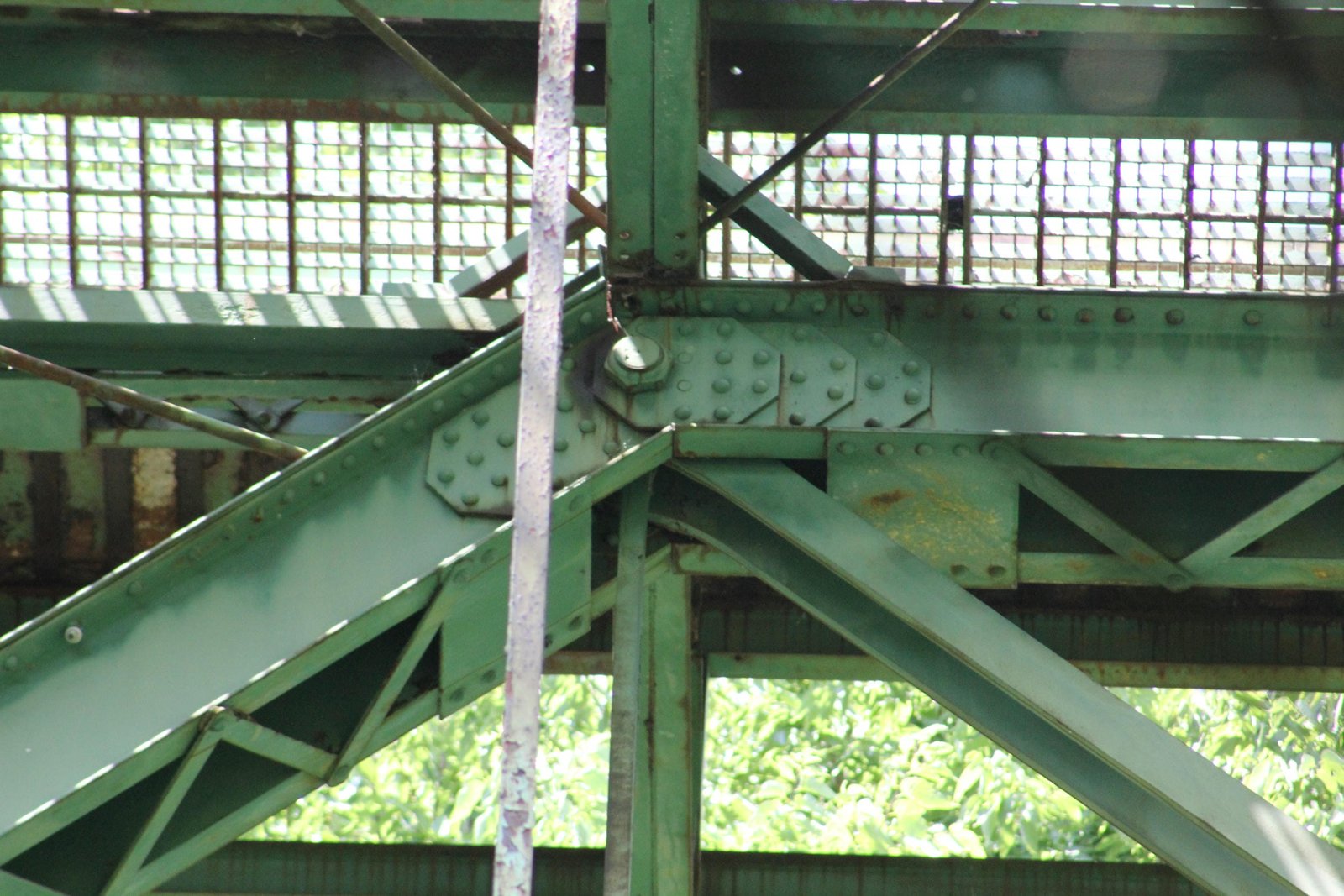 Upper angle connection, main span